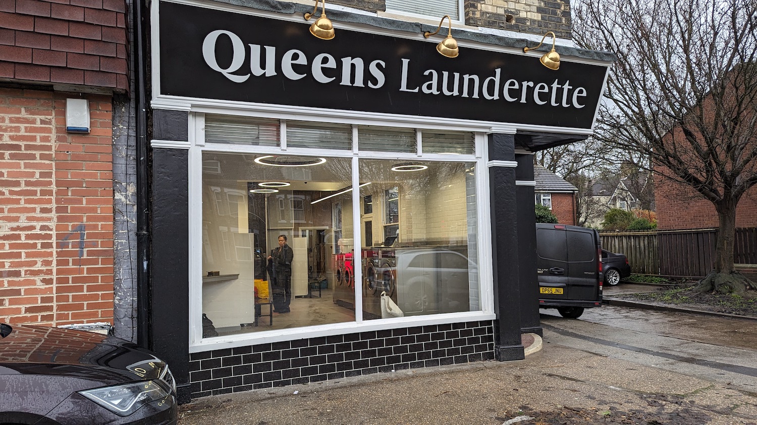 New launderette opens on Queens Road